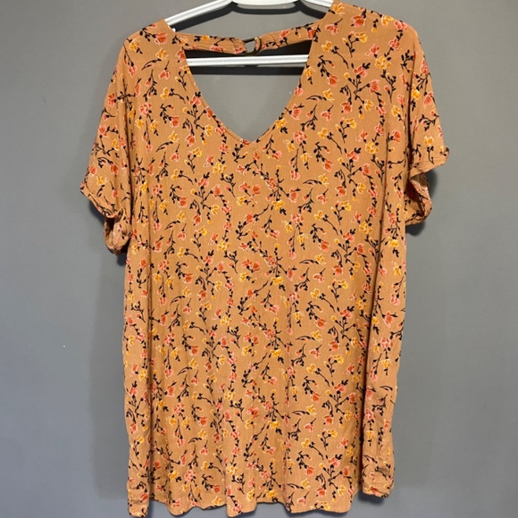 Maurices XXL Short Sleeve Mustard Yellow Floral Blouse - Picture 3 of 5